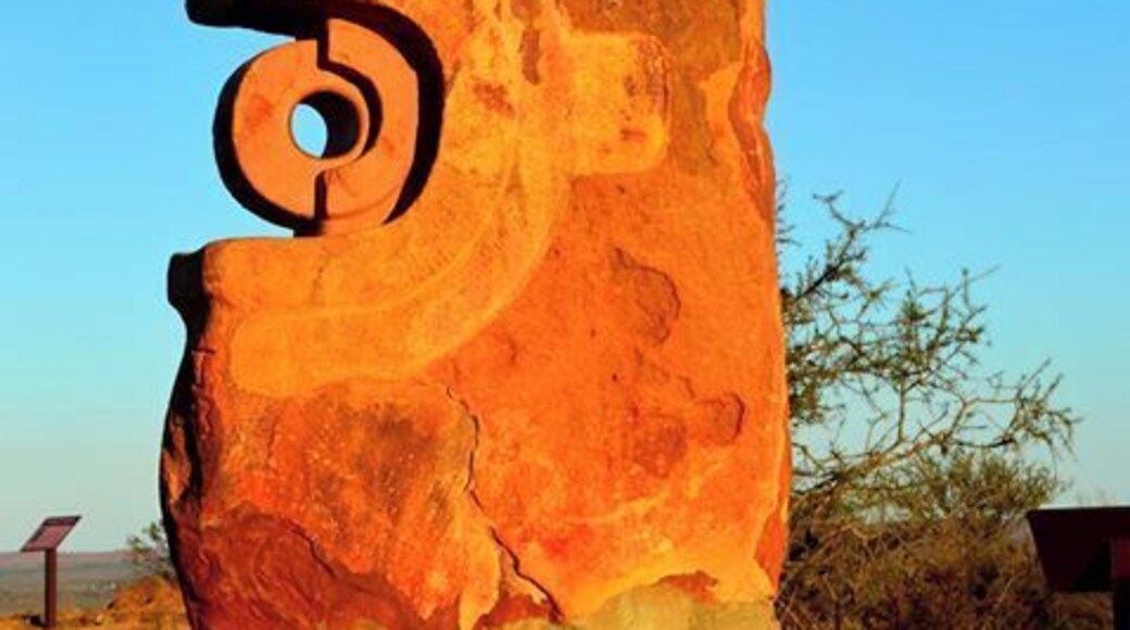 Located just outside Broken Hill is the Living Desert & Sculptures. A famous location in the outback of NSW.
Here the views are breathtaking. The wide brown landscape opens out as far as the eye can see.
Spectacular spot to see an outback sunset light the sky in an array of colours. These sculptures are an added bonus. The sandstone eliminates the colours of the sun and stand strong. A symbol of its people.
#InStone