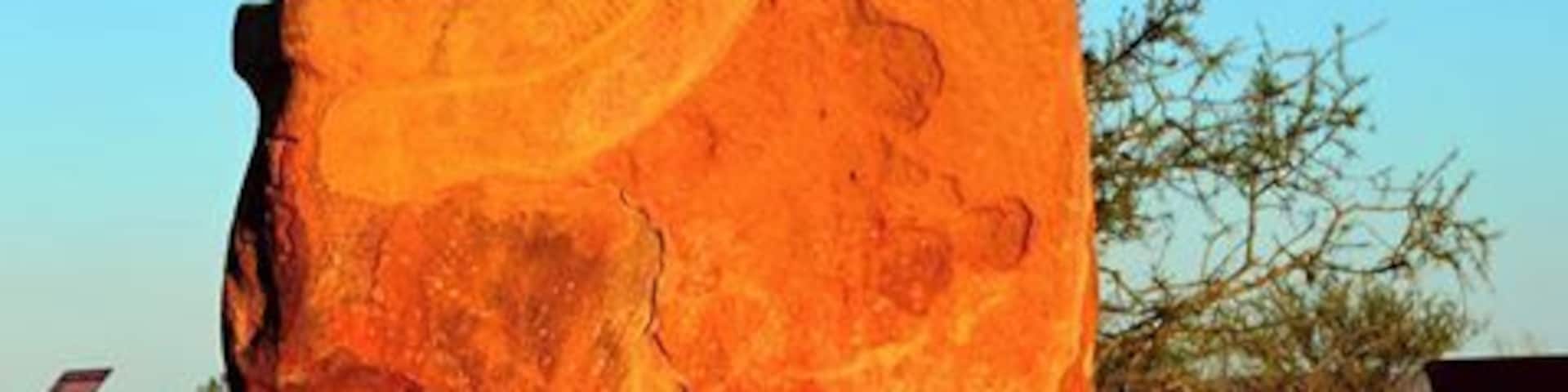 Located just outside Broken Hill is the Living Desert & Sculptures. A famous location in the outback of NSW.
Here the views are breathtaking. The wide brown landscape opens out as far as the eye can see.
Spectacular spot to see an outback sunset light the sky in an array of colours. These sculptures are an added bonus. The sandstone eliminates the colours of the sun and stand strong. A symbol of its people.
#InStone