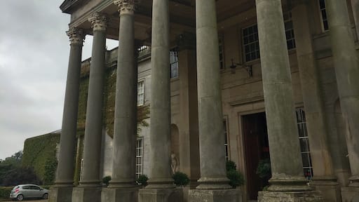 The main entrance to the hotel. Golf course and Gardens open to the public