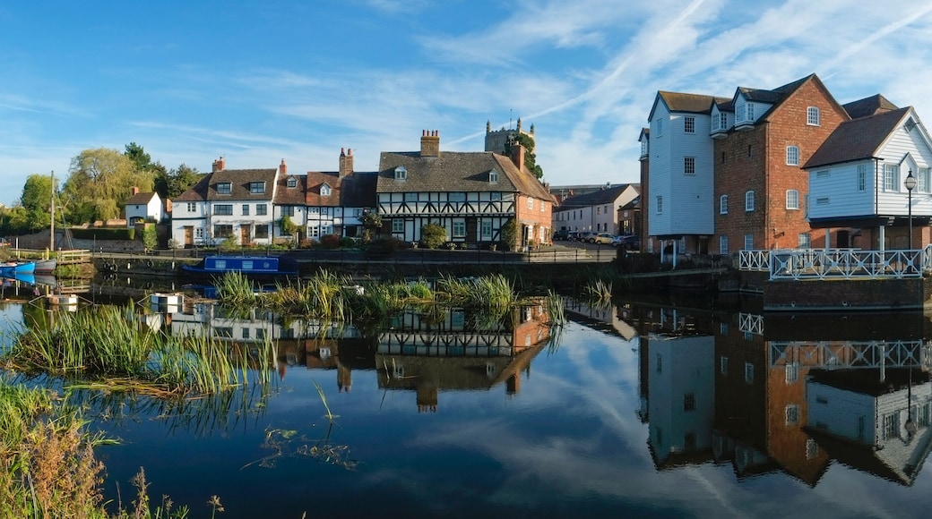 River flood control scheme by restored Abbey Mill at Tewkesbury, Gloucestershire, Severn Vale, England, UK, Europe