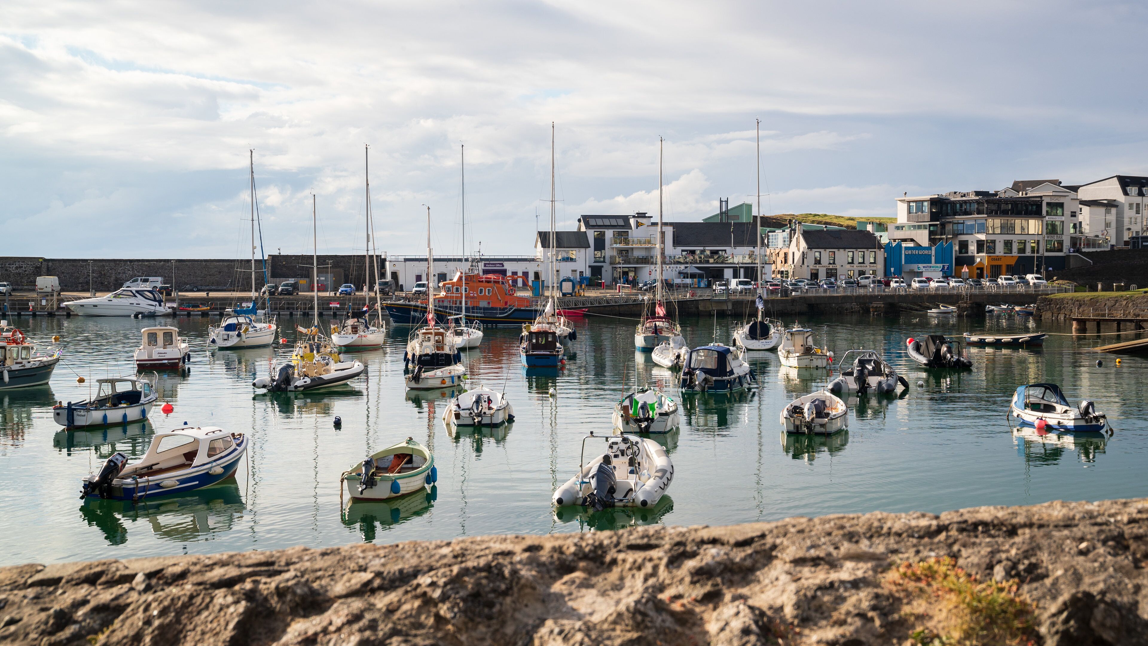<h2>Top places to stay near the water</h2>