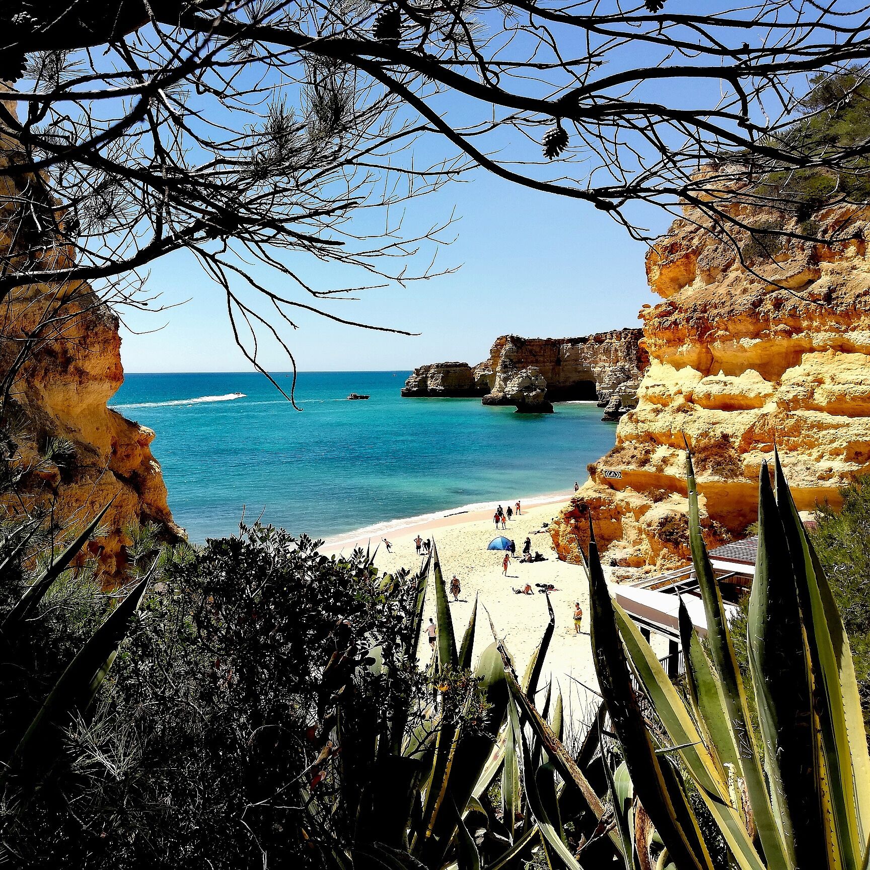 Praia da Marinha, Algarve, Portugal.