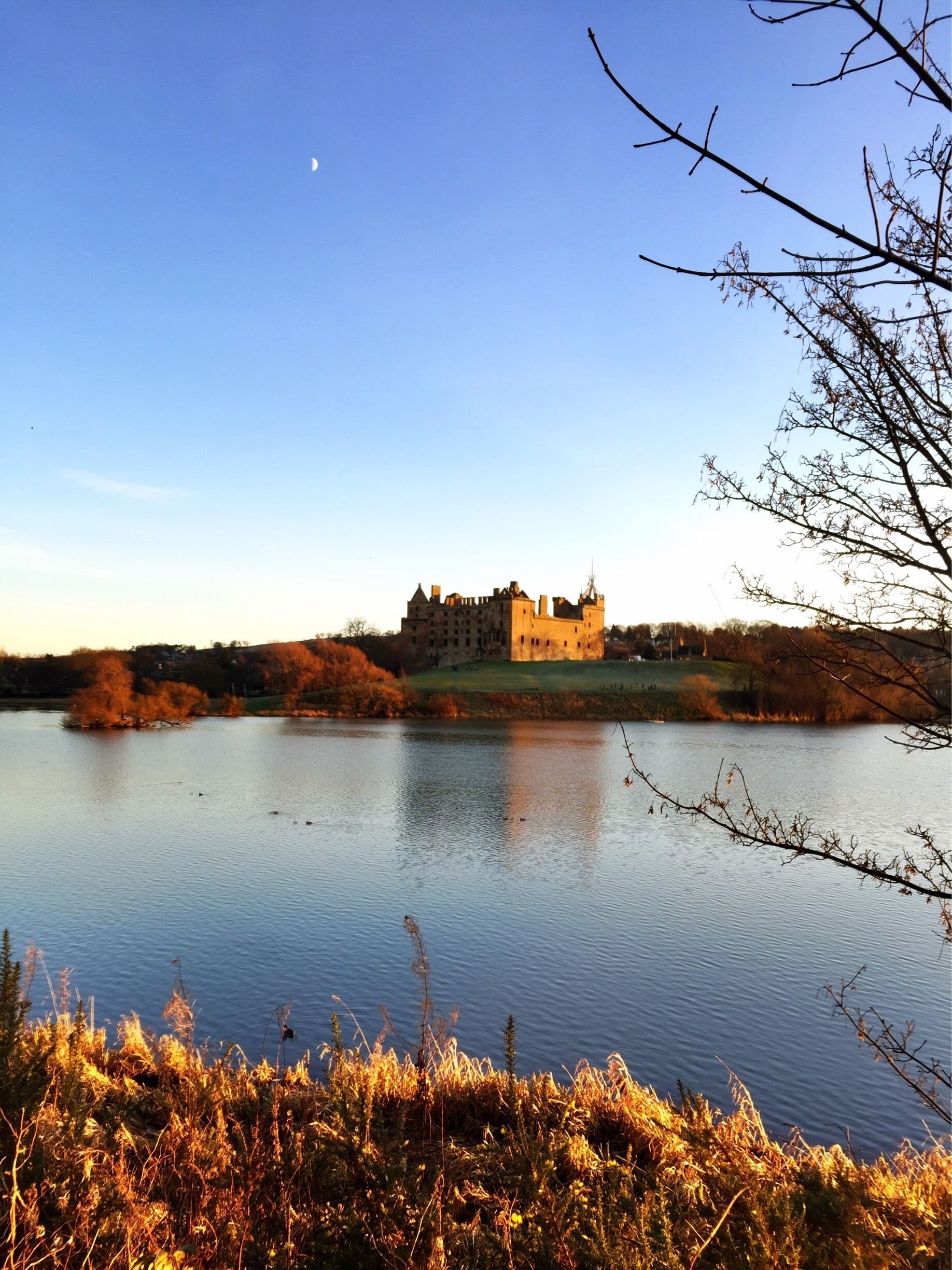 Linlithgow Palace and Loch. 