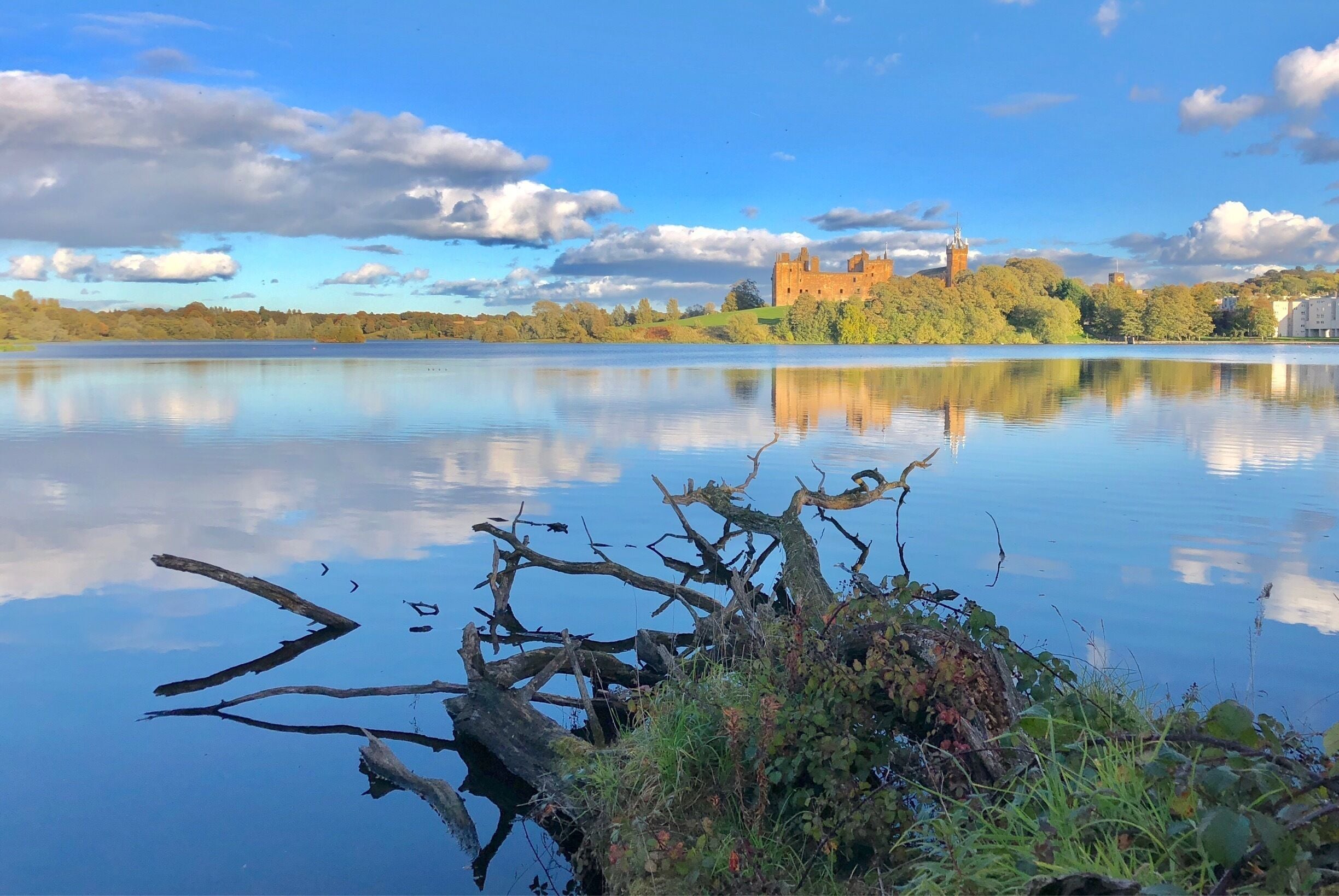Linlithgow palace , birthplace of Mary Queen of Scots 1542 ...and a frequent “go to “movie location