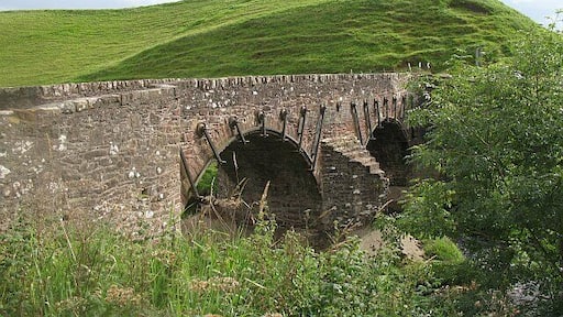 Kinbuck Bridge An old single track bridge over the River Allan.