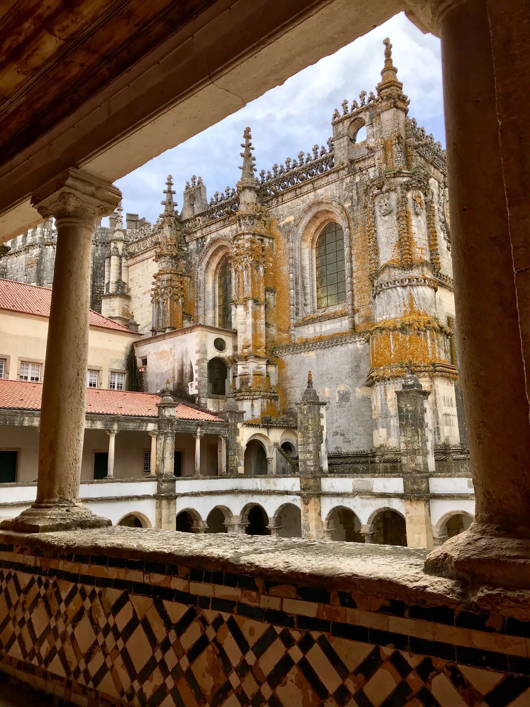 Covenant of Christ in Tomar, Portugal. Is a marvel of various architectural structures and styles. The castle and citadel of Tomar was where the knights of Templar founded fortifications as religious and military order. The Poor Knights of Jesus Christ (the order of the temple). #details

Take your time to tour this incredible place! It’s a good place to spend a day, then roam through the old town.