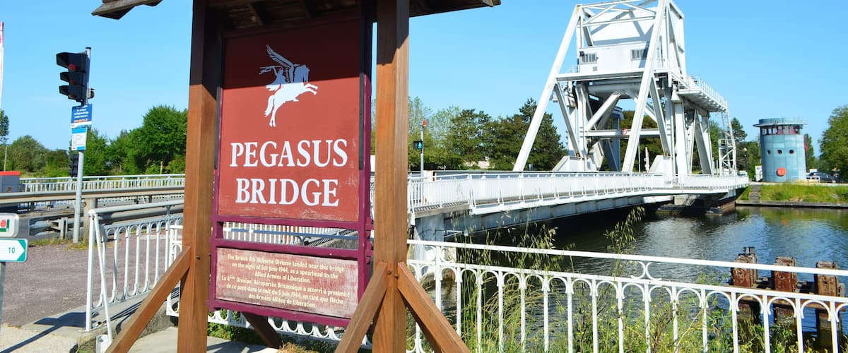 Le pont " Pegasus Bridge" à Bénouville. (Calvados - Normandie - France)