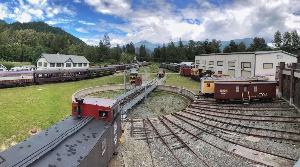 We spent some time wandering through the old trains. My 6yo nephew loved it!