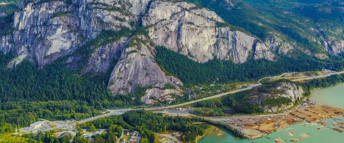 The Stawamus Chief in Squamish, British Columbia! Absolutely massive rock face. Saw a group of rock climbers making their way up! #squamish #britishcolumbia #BC #canada #rockclimb #takeahike #thechief #howesound #nature