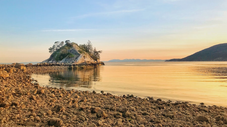 Enjoy a peaceful afternoon at the park. Have a picnic. Watch sunset.
#LifeAtExpedia