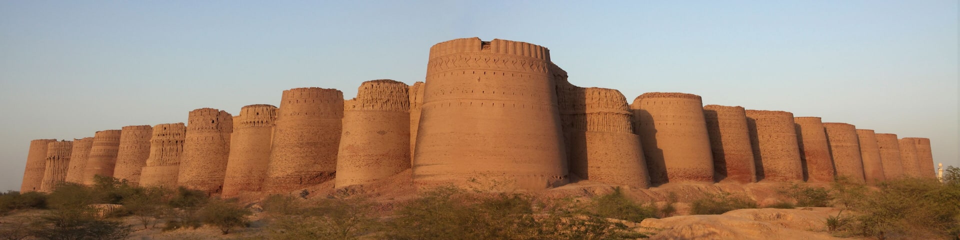 derawar fort in rohi desert cholistan , Bahawalpur Punjab , Pakistan