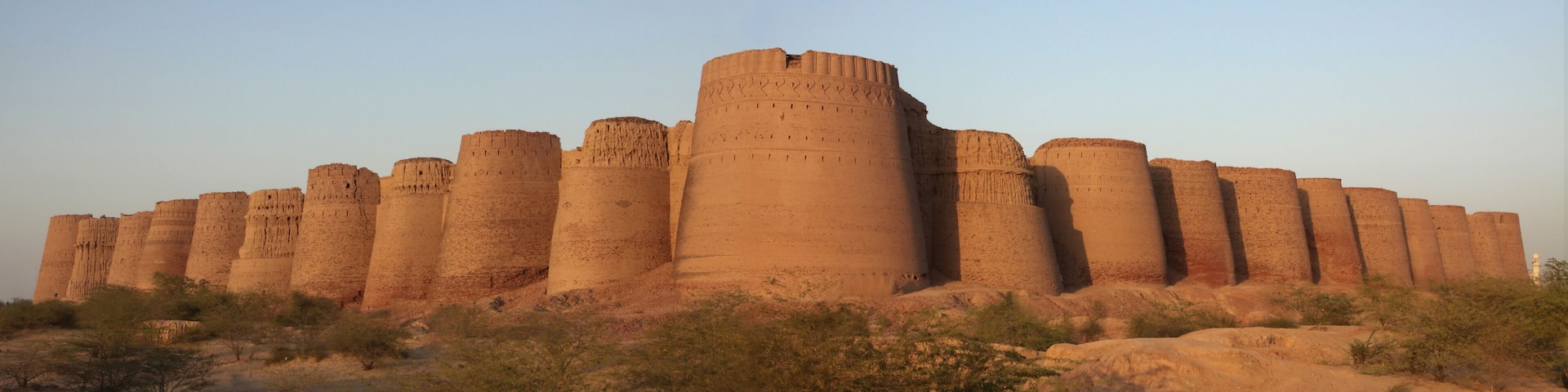 derawar fort in rohi desert cholistan , Bahawalpur Punjab , Pakistan