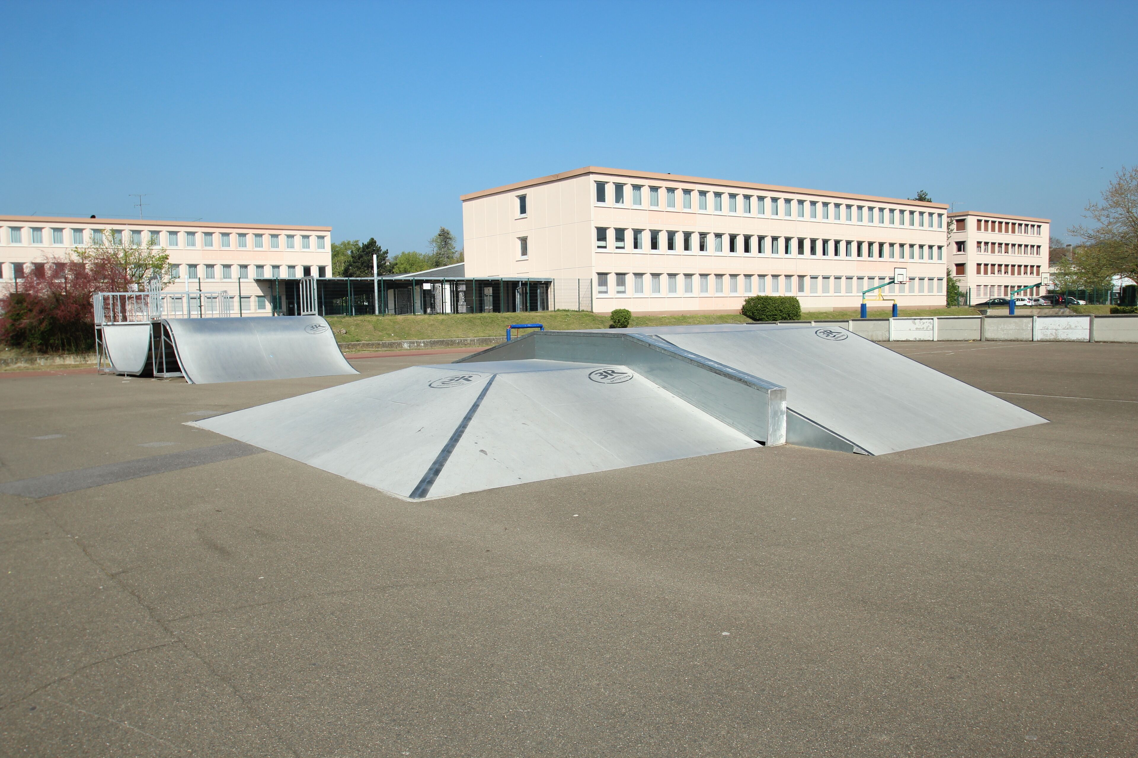 Espace Skate Ball in Le Chesnay, France.