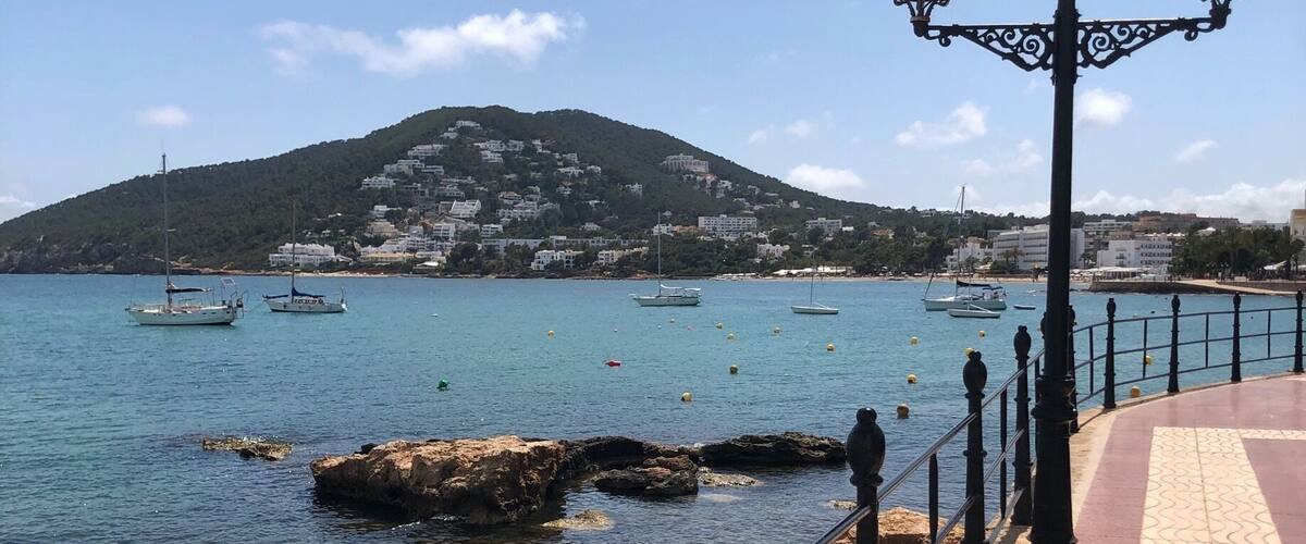 Beautiful views and great ice cream, the walk along the promenade takes you past bars and beaches and beautiful scenery