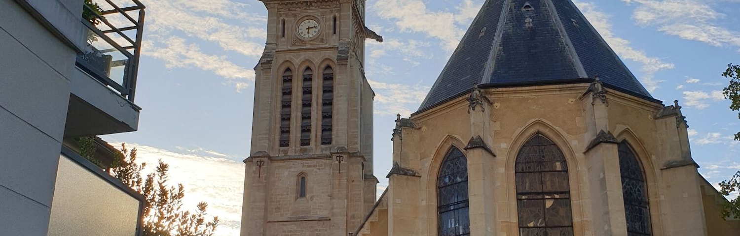 #lifeatexpediagroup was staying at a HomeAway (vrbo) property close to here and got lost amongst beautiful houses, churches and squares. So many parks around here, Frederic Pic probably the biggest