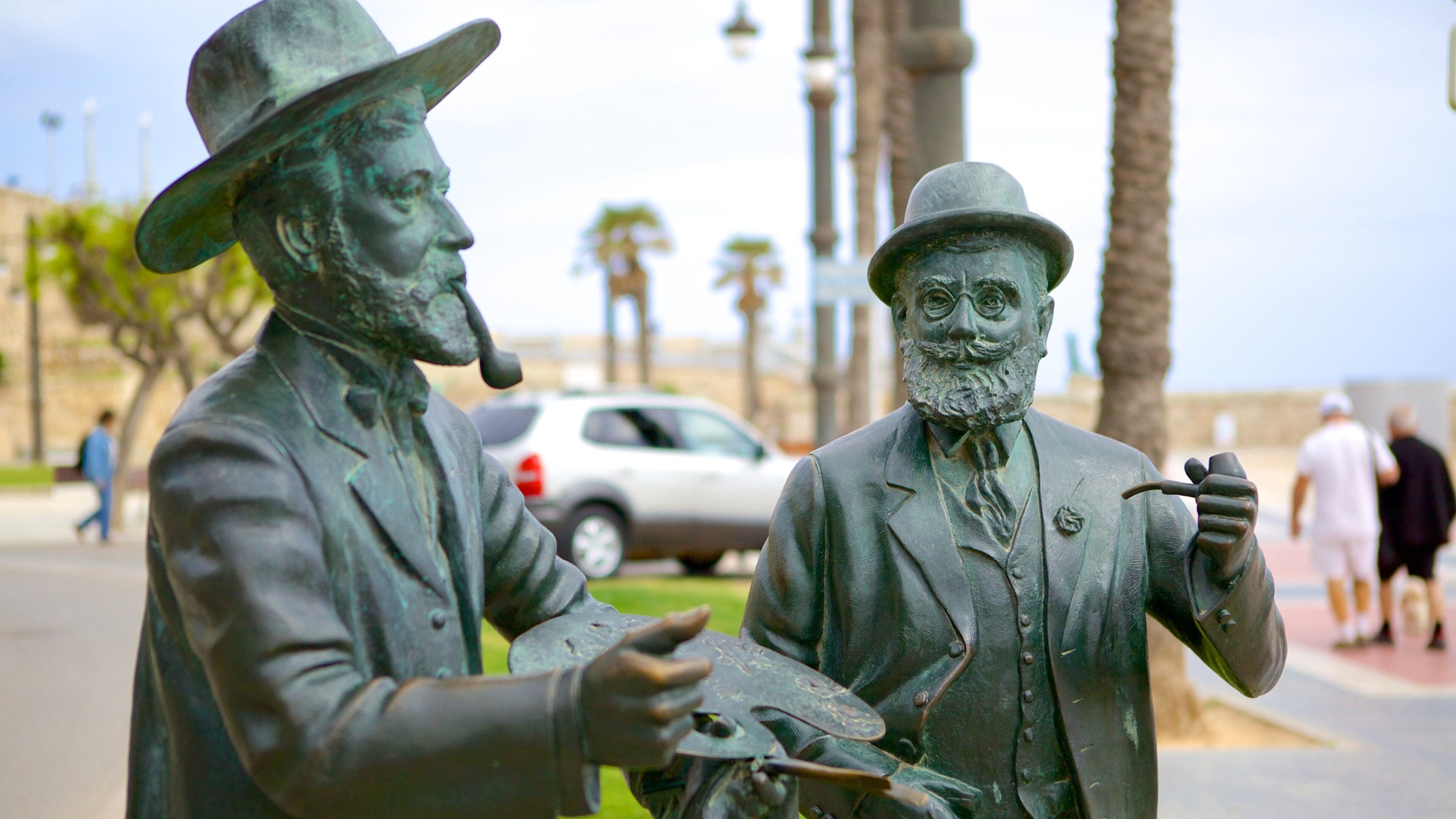 Sitges featuring a statue or sculpture