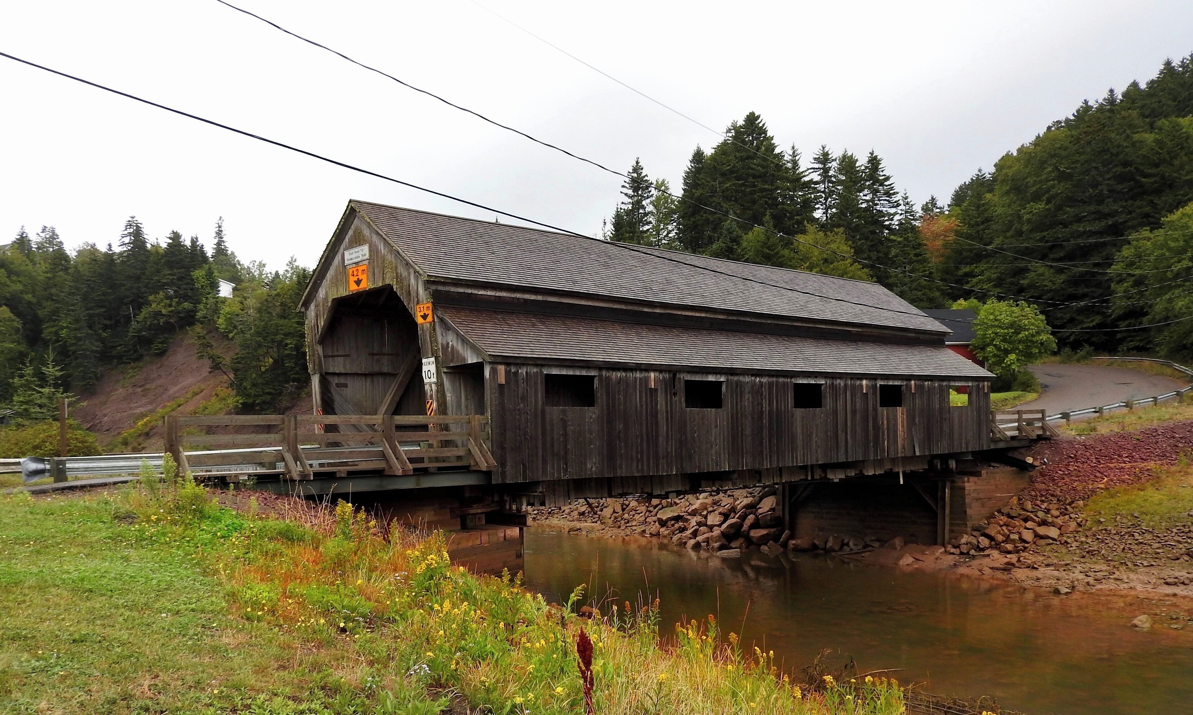 Hardscrabble Covered Bridge, built in 1946,  is 72 feet ( 22m) long. It crosses Vaughan Creek. (September 2017)

#Trovember