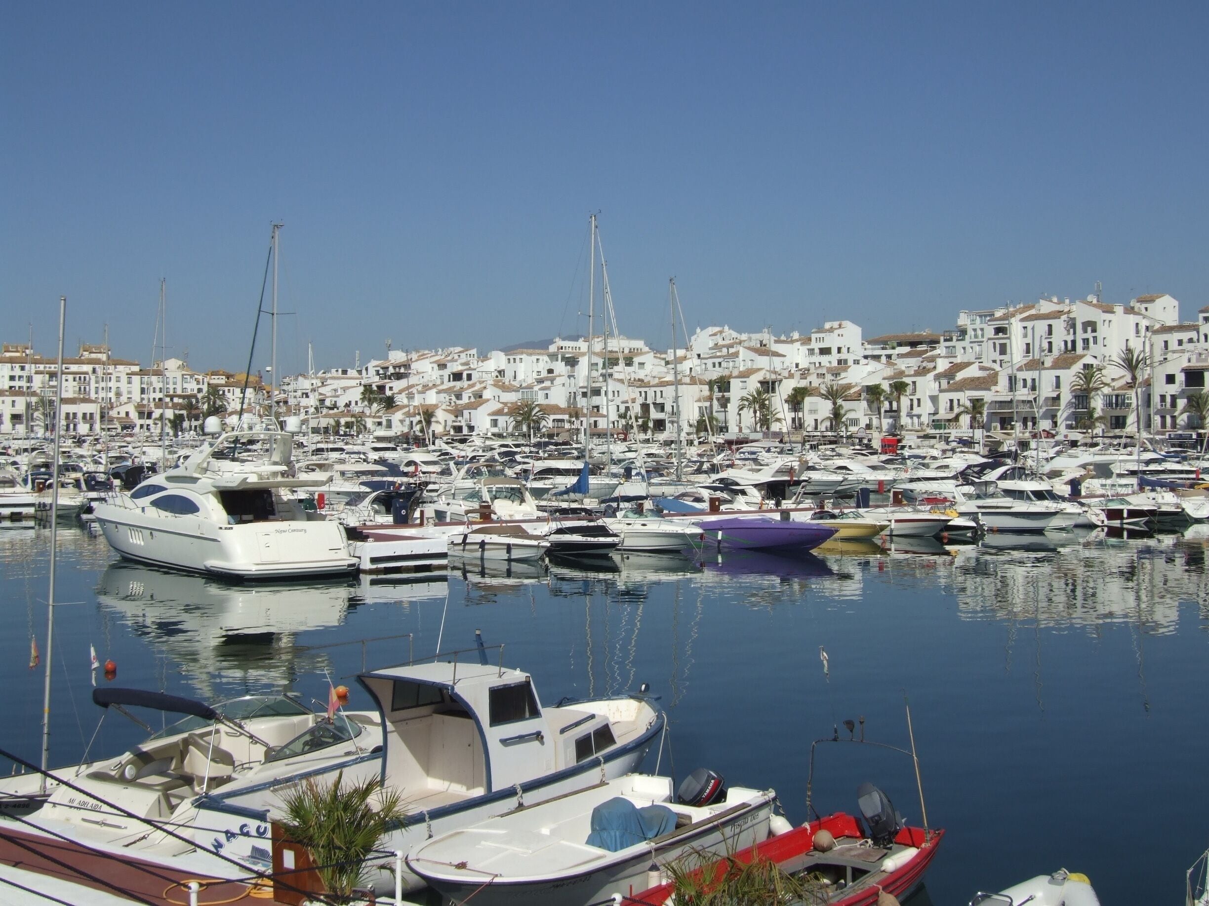 Taken at Puerto Banus in Marbella, Spain.
#Holiday #Spain #CostaDelSol #Marbella #Malaga #PuertoBanus #Sea #Harbour #Boats