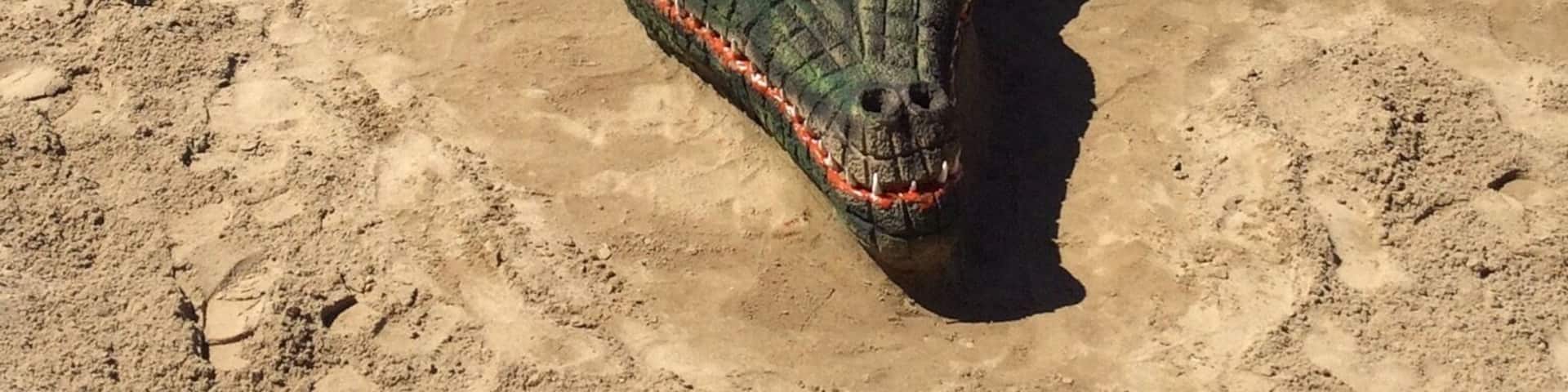 If you like to shop for luxury goods, this is the place, but you will also find this sand artist and many other beautiful sites.