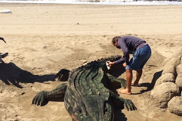 If you like to shop for luxury goods, this is the place, but you will also find this sand artist and many other beautiful sites.