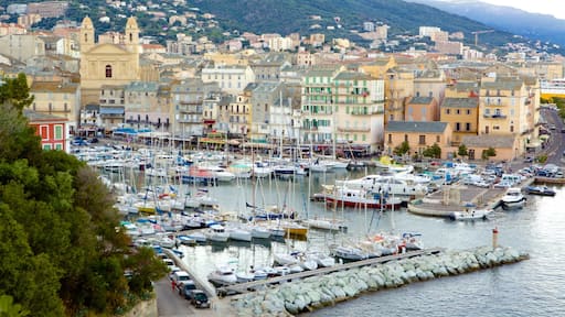 Bastia inclusief een kuststadje en een jachthaven