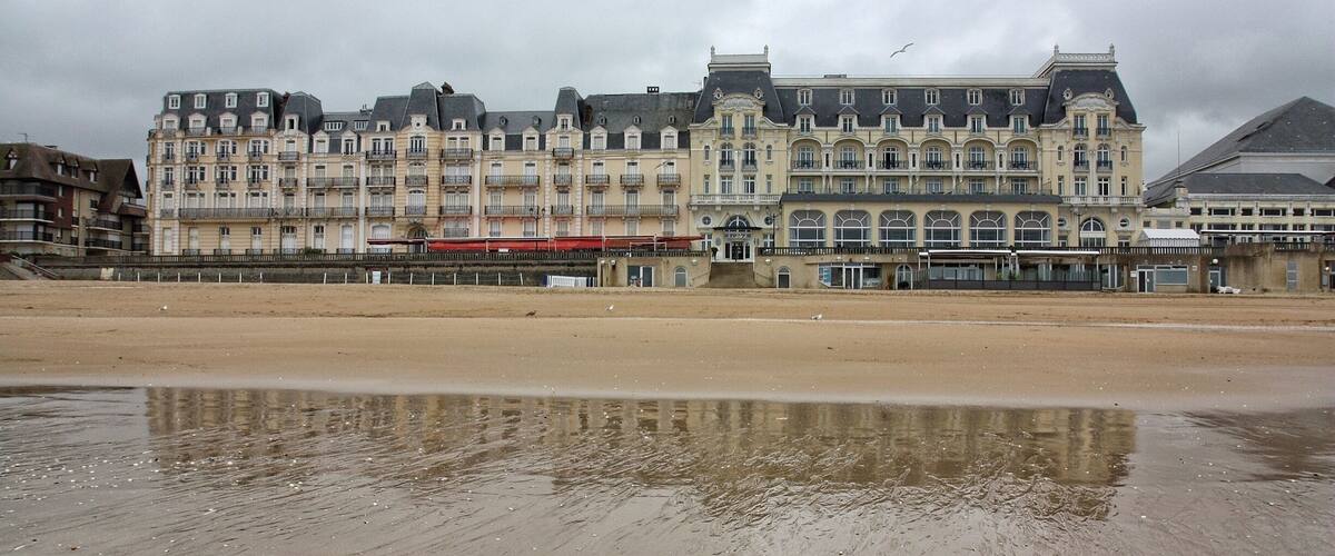 Casino and hotel . Nice Seaside resort.