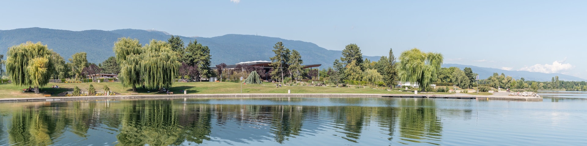 Panorama du lac de Divonne les Bains