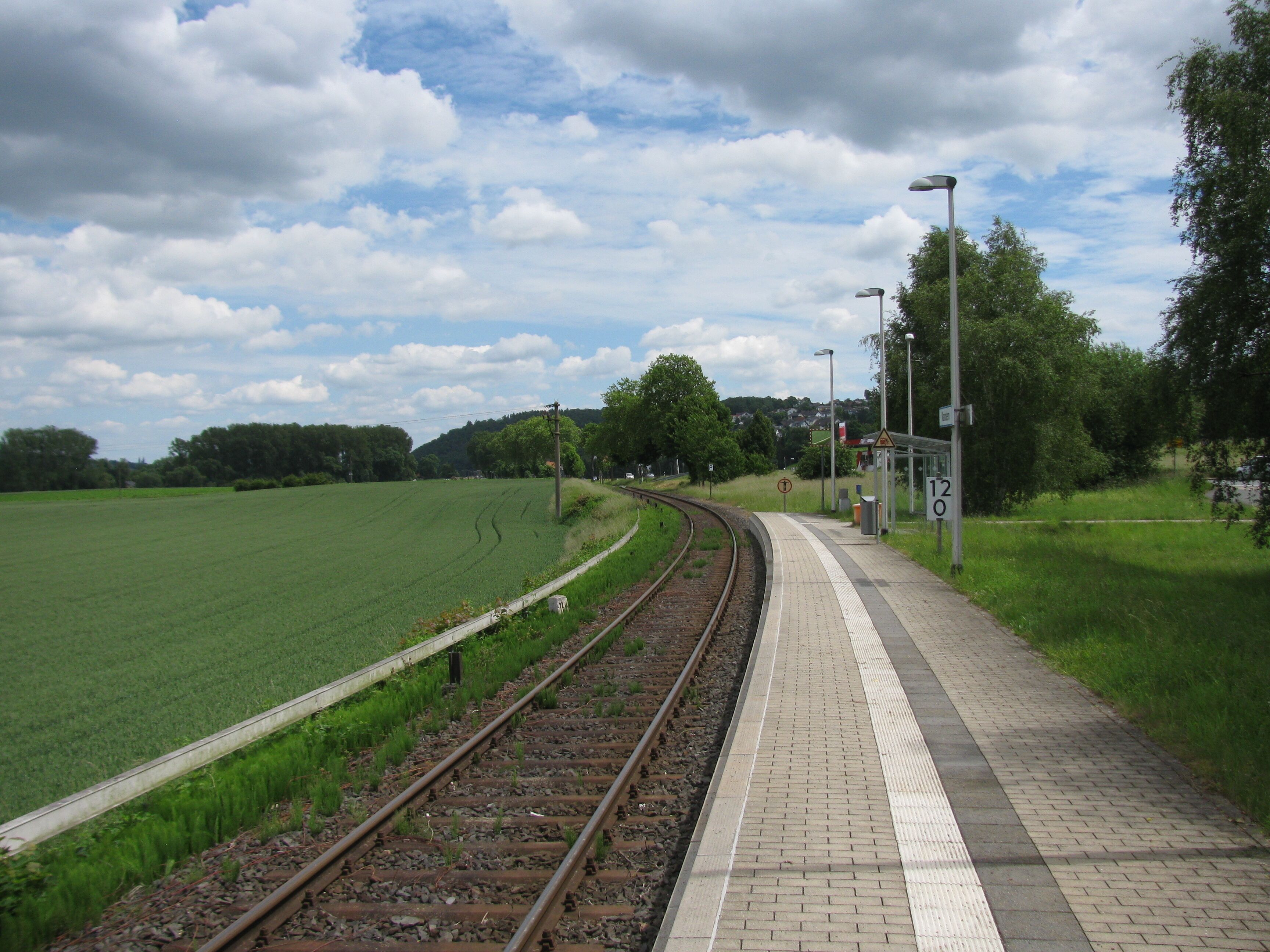 der Bahnhof von Mandern am östlichen Ortsrand