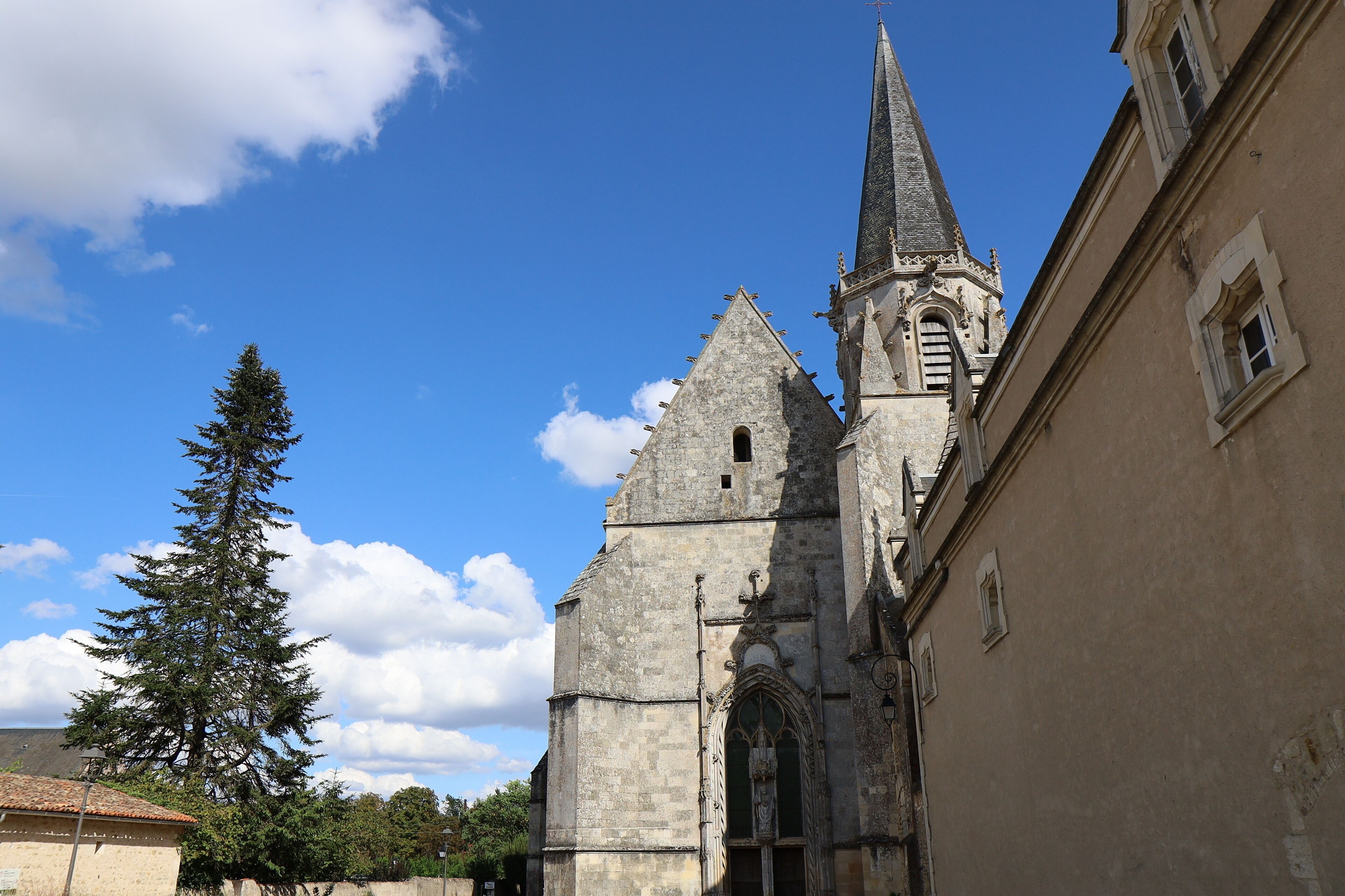 Abbaye Saint Martin de Liguge, village de Liguge, département de la Vienne, France
