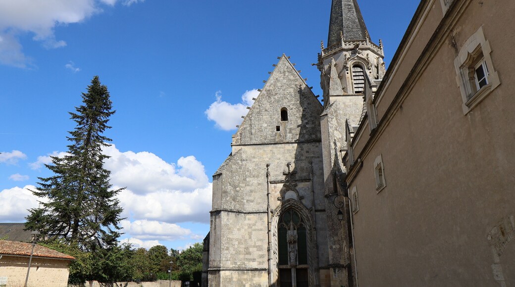 Abbaye Saint Martin de Liguge, village de Liguge, département de la Vienne, France