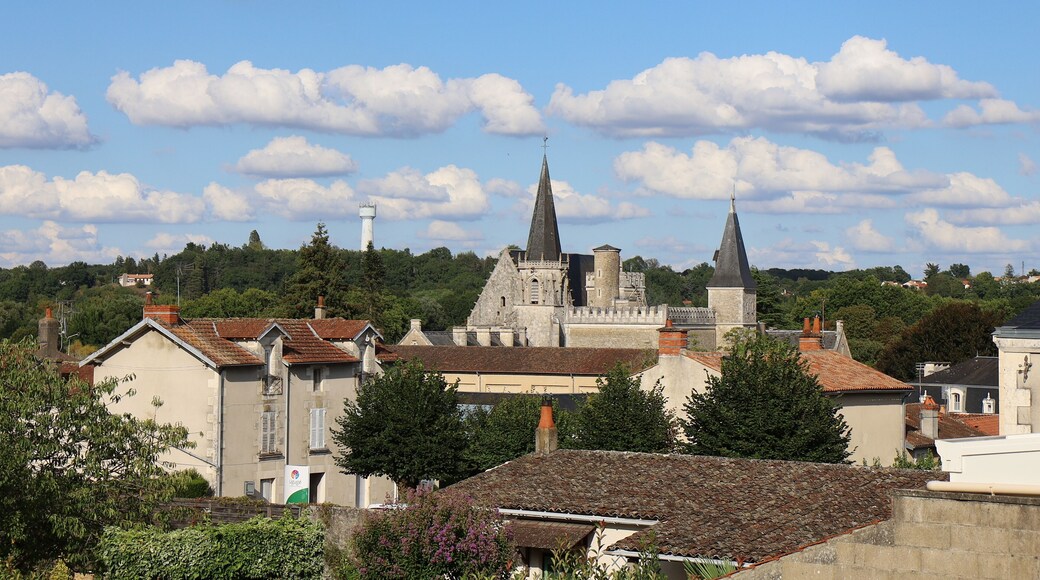 Vue d'ensemble du village, village de Ligugé, département de la Vienne, France