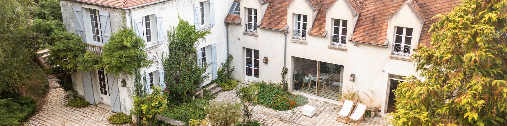 Exterior view of house surrounded with trees, Orgeval