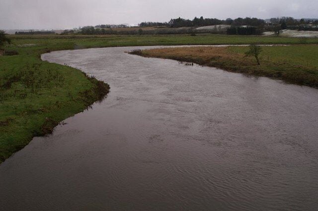The River Isla north of Coupar Angus Looking upstream from the Couttie Bridge.