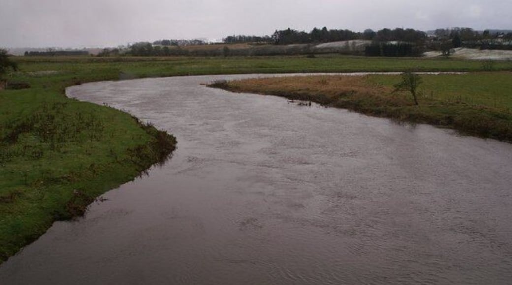 The River Isla north of Coupar Angus Looking upstream from the Couttie Bridge.