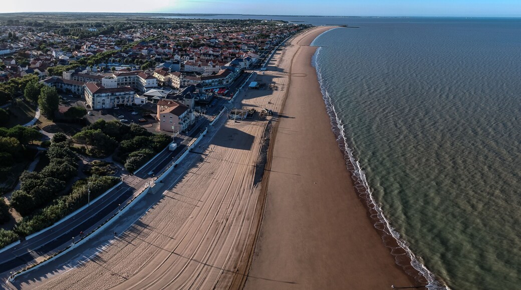Chatelaillon Plage (Charente Maritime, France) - Vue aérienne de la plage