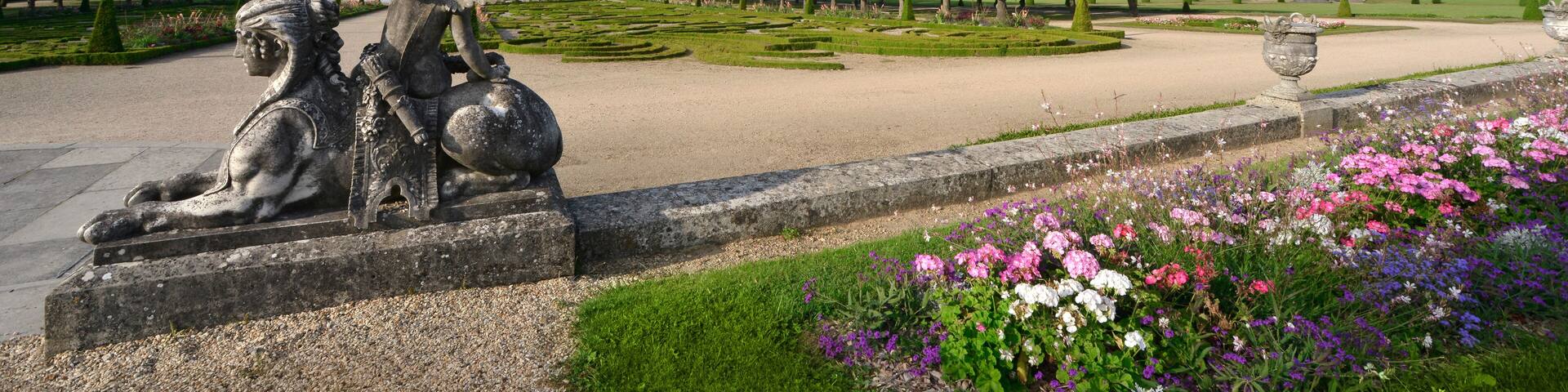 Panoramique Sphinx et jardins du Château de Champs-sur-Marne (77420), Seine-et-Marne en Île-de-France, France