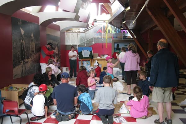 Interactive class for children at the museum.