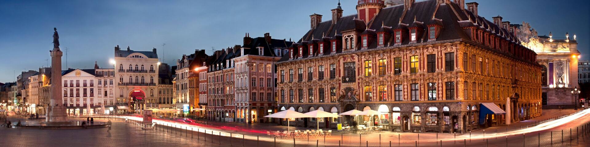 Grand place de Lille en début de soirée - France