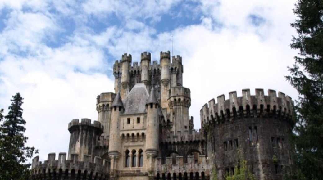Castillo de Butron originally dating back from the middle ages.