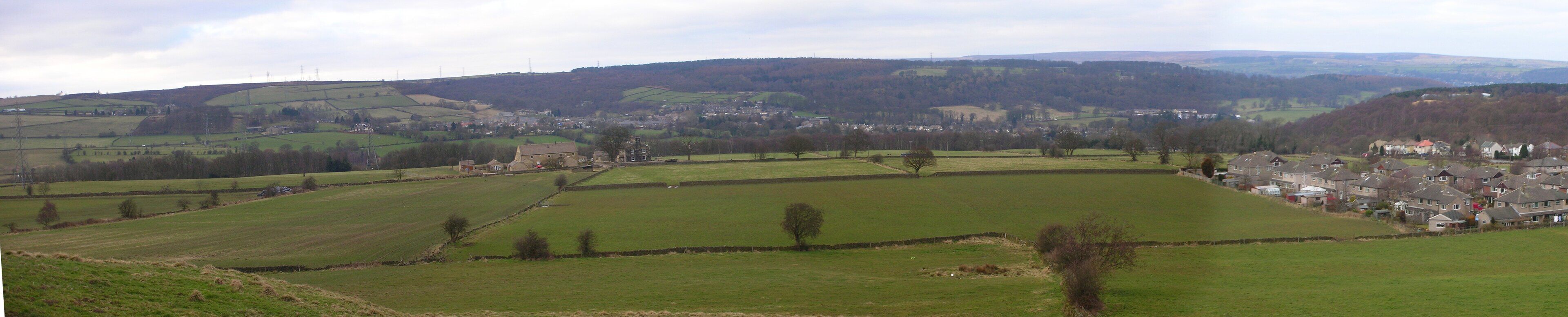 A view across Harden Beck toward Harden village. See where the photo was taken at Yuan.CC Maps.