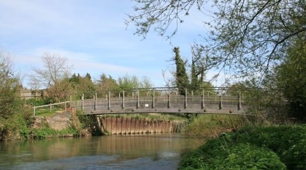 Ash bridge Ash bridge carries River Lane, a public bridleway (Esher 82), over the River Mole at Stoke d'Abernon. Until the 1990s, there was only a ford here, and the path could be followed only by horseriders or the more intrepid walkers.