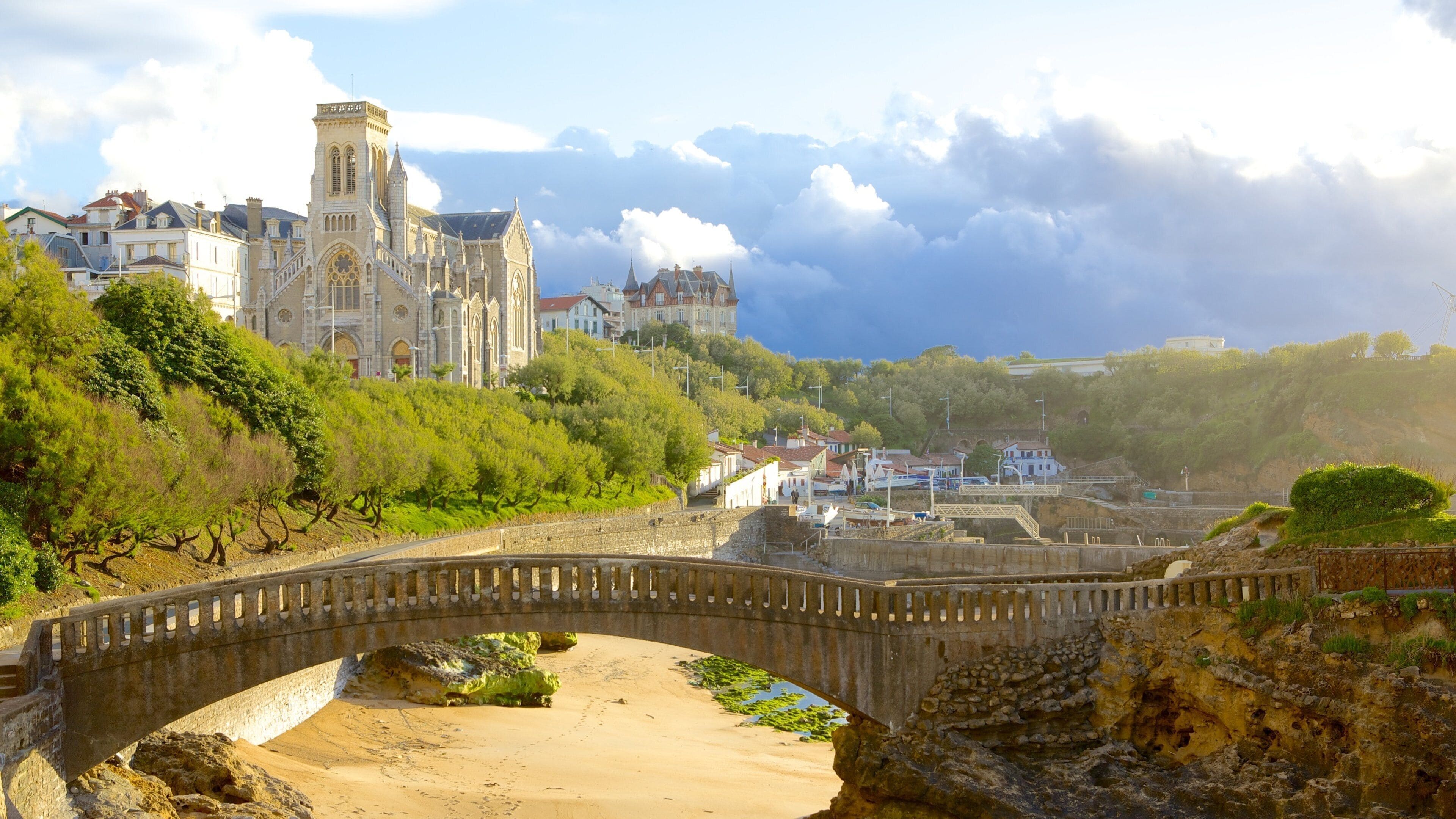 Biarritz which includes a bridge