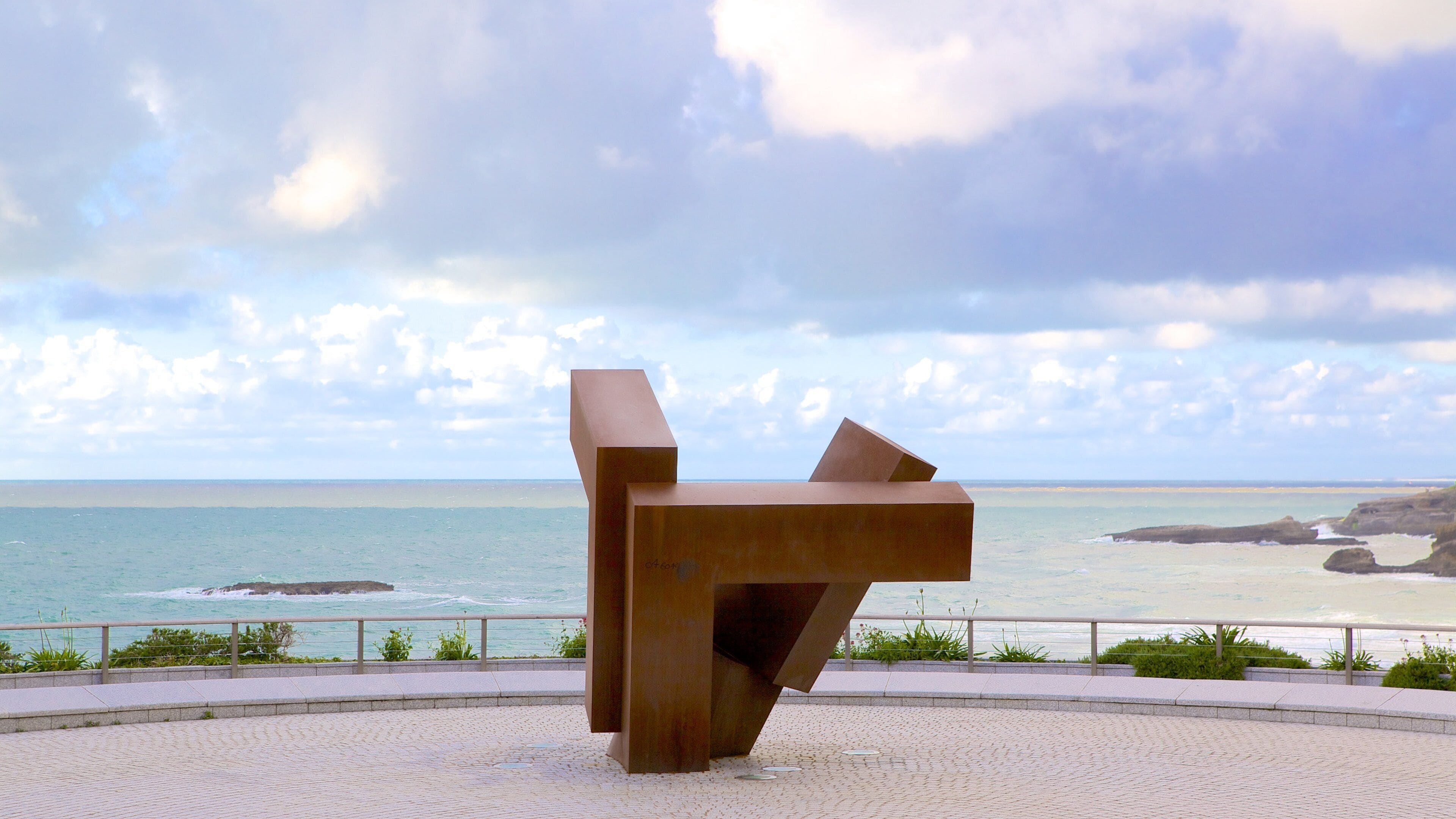 <h2>Top places to stay near the water</h2>