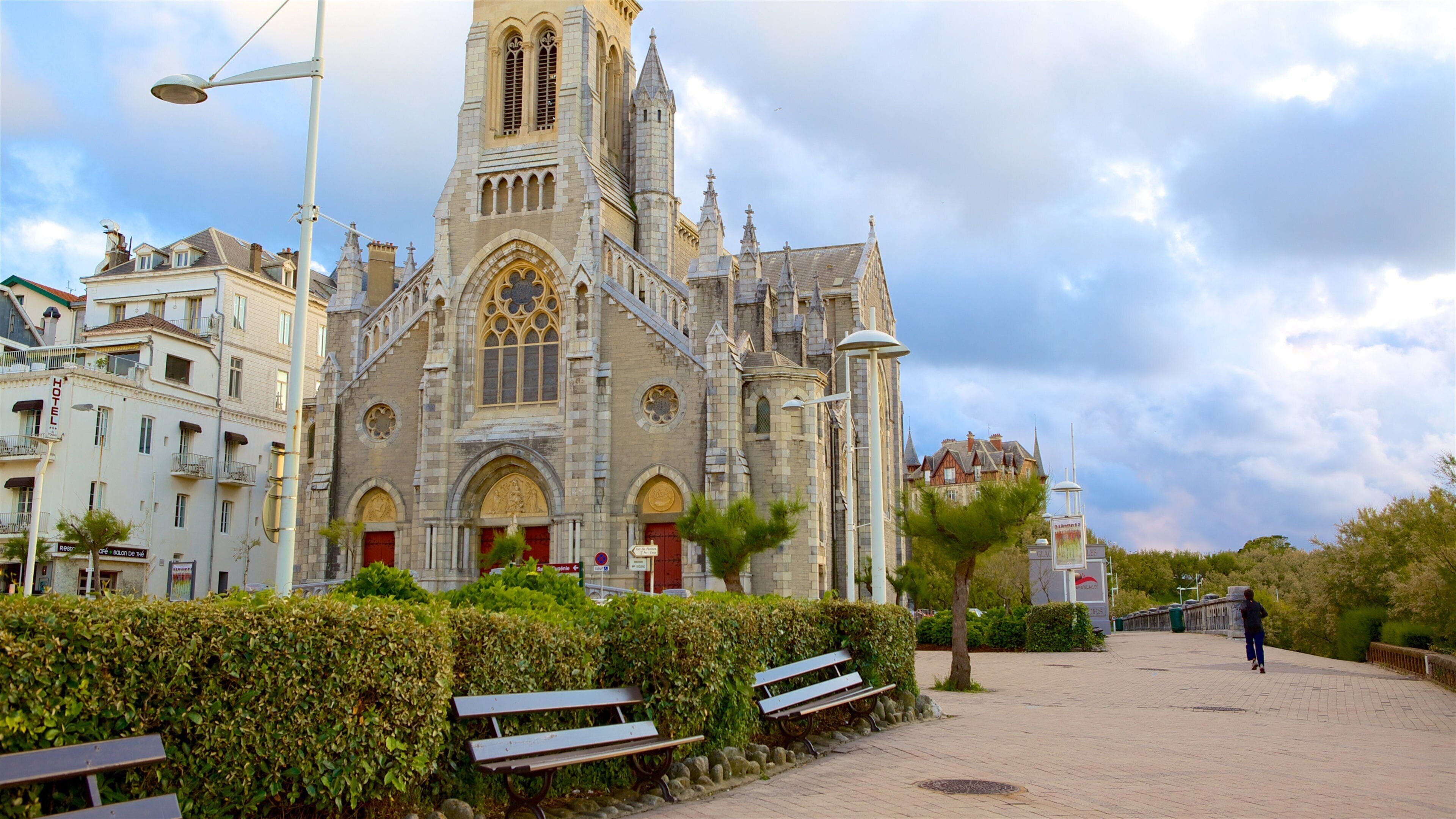 Biarritz featuring religious aspects, a church or cathedral and heritage architecture