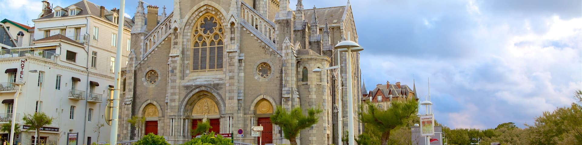 Biarritz featuring religious aspects, a church or cathedral and heritage architecture