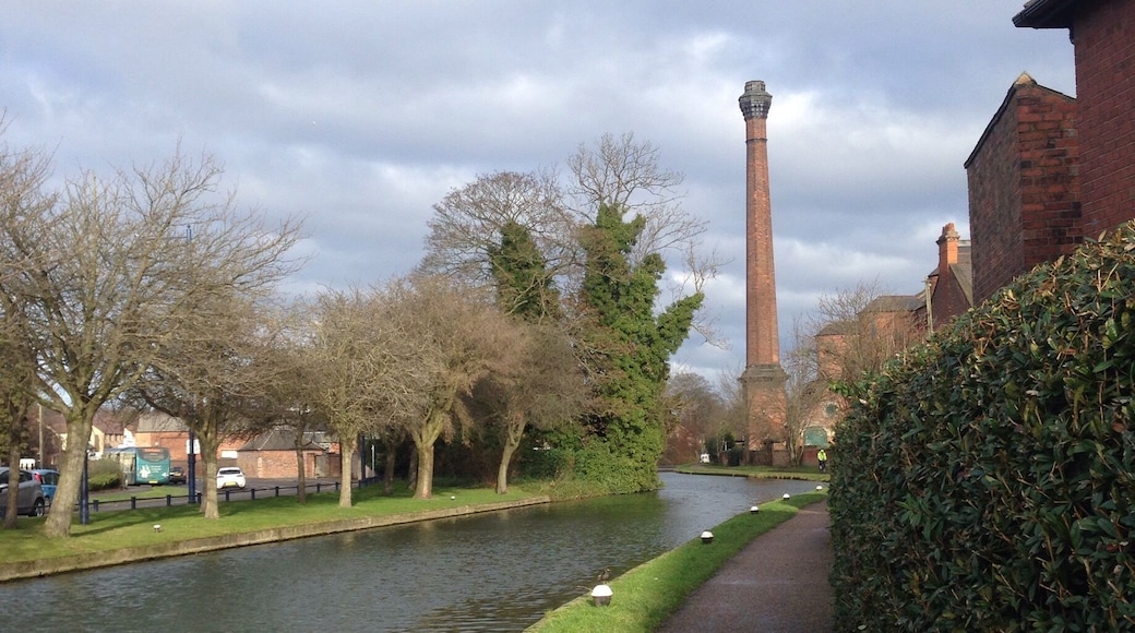Nice walk along a canal from sandiacre all the way to Shipley park or opposite way towards long eaton to sawley marina. Great bike route too