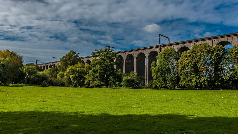 A view across the Digswell Viaduct near Welwyn Garden City, UK in the summertime