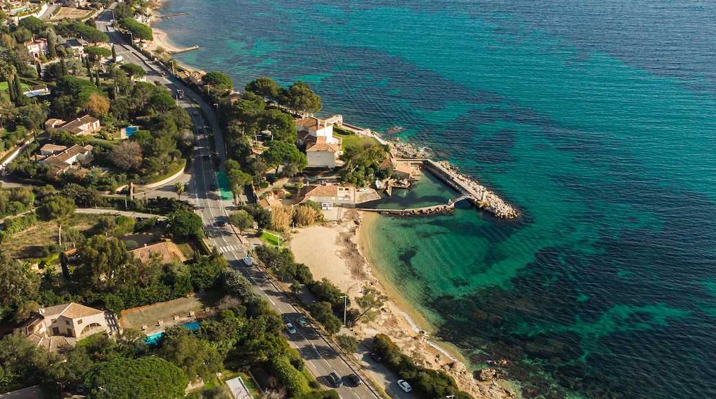 Vue aérienne de la ville de Sainte-Maxime, proche de Saint-Tropez, France, var - Sainte-Maxime France town areal view panorama near Saint tropez