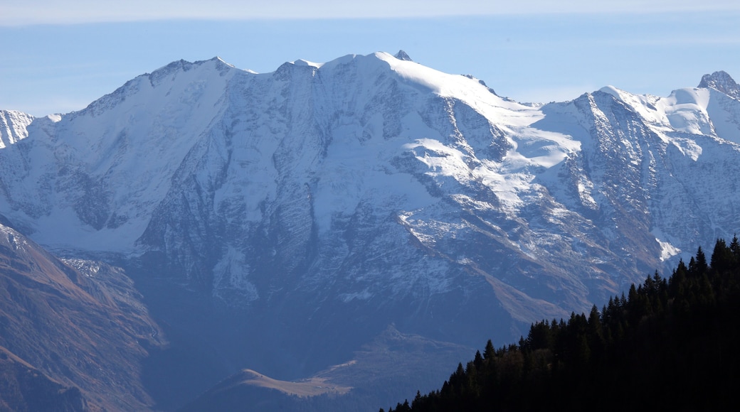 Les DĂŽmes de Miage vus de MayĂšres.