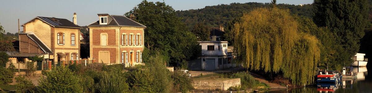 House depicted by Alfred Sisley near the Machine de Marly on Ile de la Loge